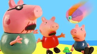Peppa Pig&#39;s Beach Ball Boo Boo Moment | Peppa Pig Stop Motion | Peppa Pig Toys | Toys fir Kids