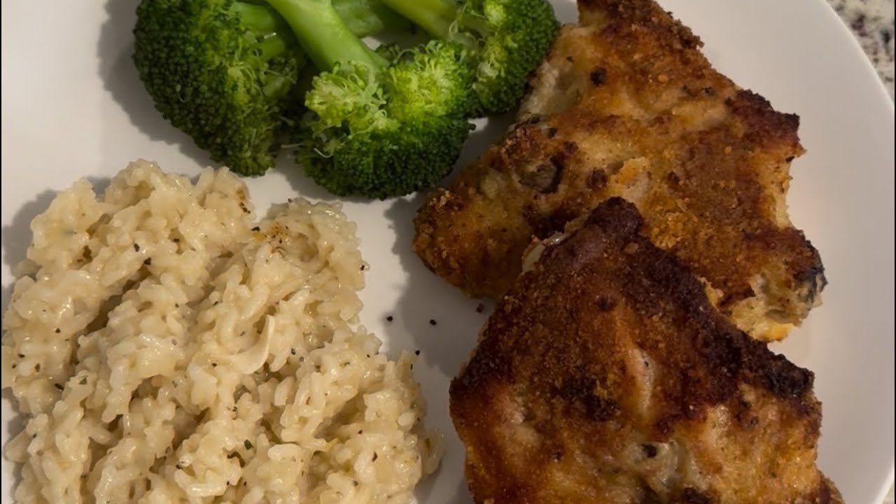 Breaded chicken thighs baked in the oven and creamy lazy risotto 🍗🍚 