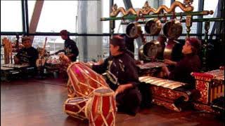 Gamelan Ensemble Kyai Fatahillah - Iwan Gunawan/ Bedrong