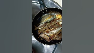 Bữa cơm tối của gia đình công nhân.