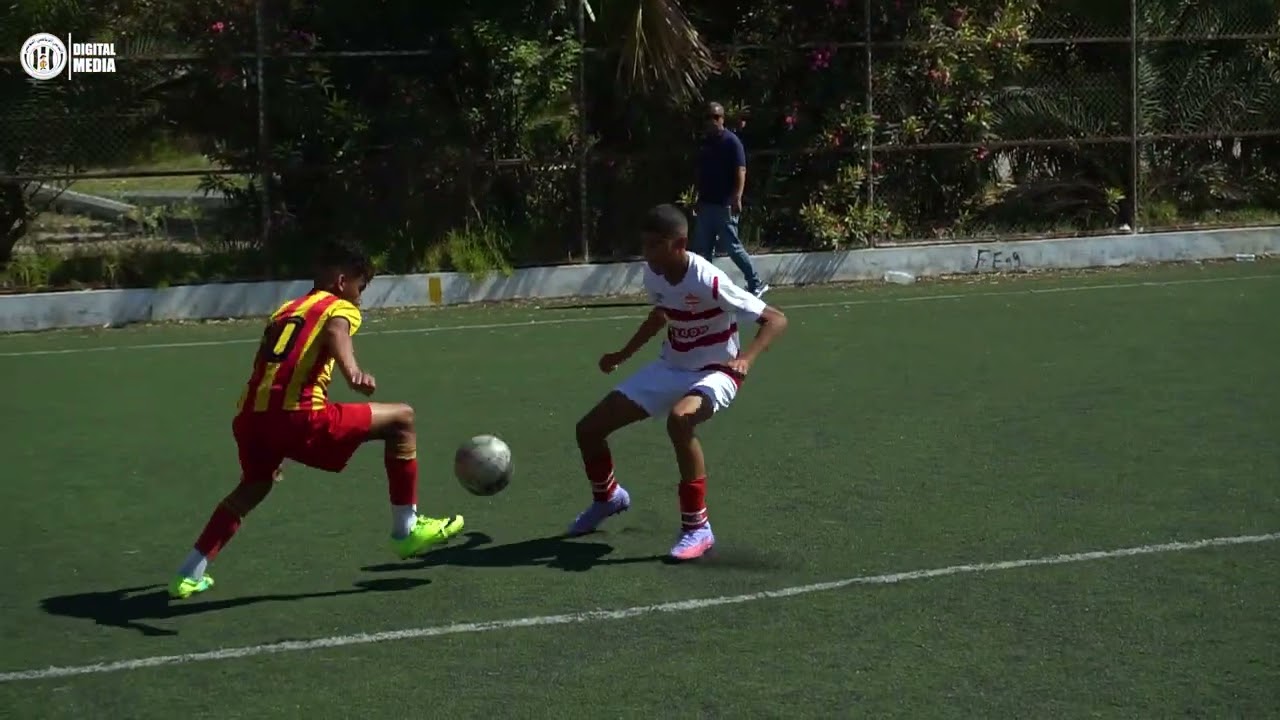 كرة القدم -شبان : ملخص لمباراة المدارس أ  بين الترجي الرياضي التونسي و النادي الإفريقي  (2-2)