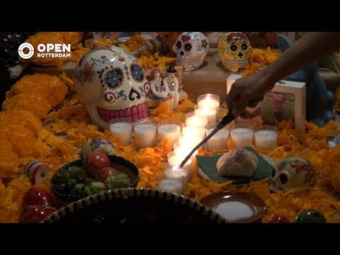 Video: Dag Van De Doden En Halloween Stickers