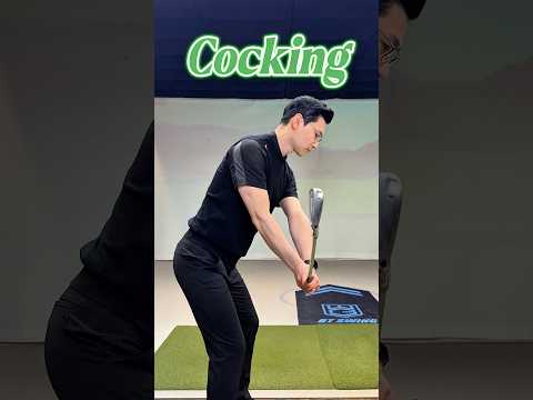 왼손목을 꺽어주고 오른쪽은 <strong>손등</strong> 꺽어주는 손목 사용 이렇게 연습하세요!