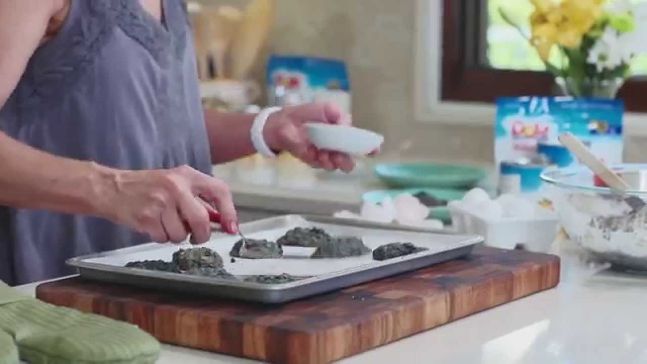 Wild Blueberry & Salty Pistachio Oatmeal Cookies