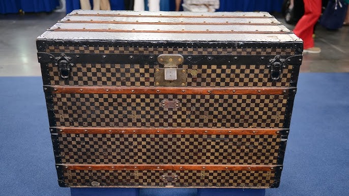 louis vuitton supreme trunk