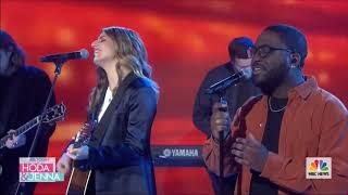 Hillsong Worship sings \