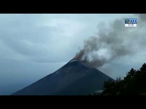 Guatemala: la furia del vulcano Fuego, decine morti sepolti dalla lava