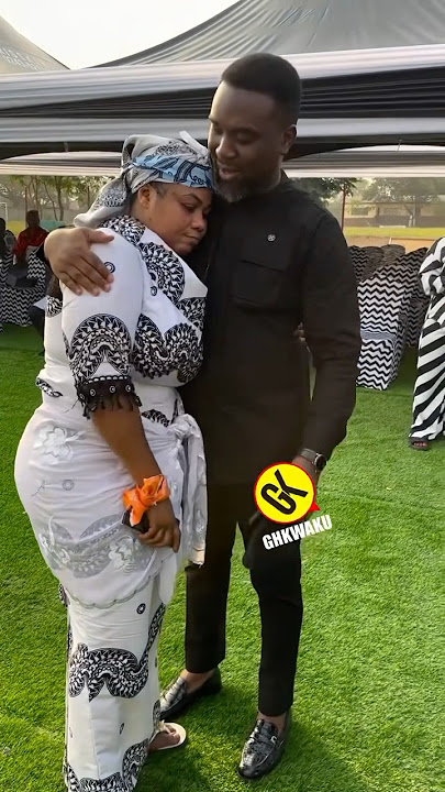 Joe Mettle arrives at Empress Gifty ’s late mother,s final farewell to comfort her 💔😭#viralshort