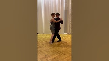Universitango.com - Pablo & Ludmila - Simple Tango Cadencia