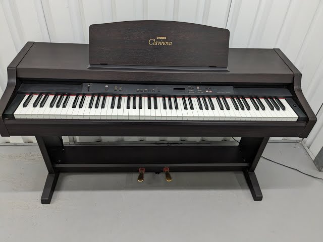 YAMAHA CLP-820 Clavinova クラビノーバ Yamaha Clavinova CLP-820 digital piano in dark rosewood