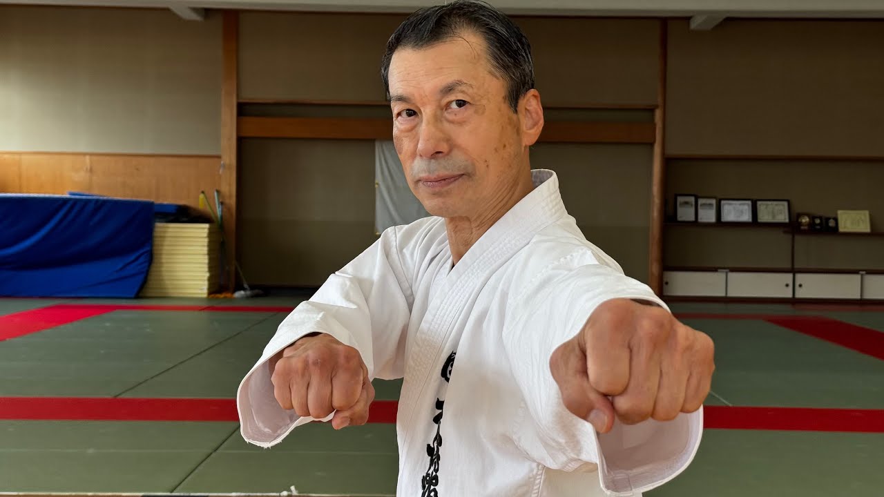 71-летний каратист продолжает заниматься будо на протяжении всей своей жизни / Клуб SKIF в Нагое