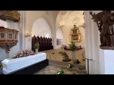 Video: Kremering Eller Begravelse Af Et Legeme I Jorden: Holdninger Fra Forskellige Religioner - Alternativ Visning