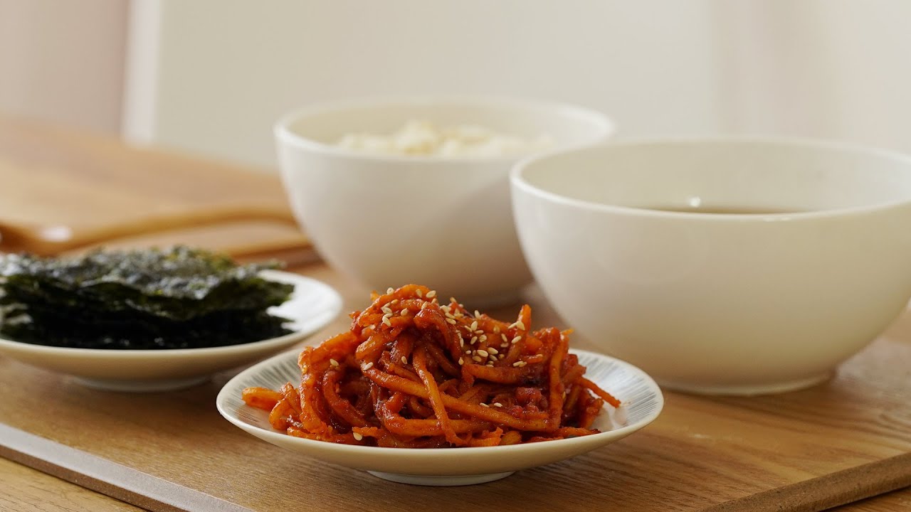 [CC] Ojingeochae Bokkeum (Spicy Stir-fried Dried Squid): Korean side dish : Honeykki 꿀키