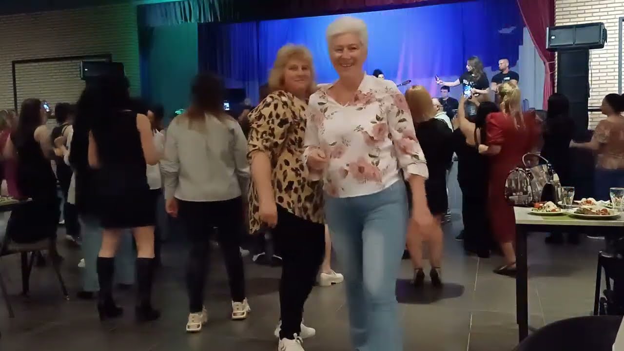 Ivana's Pop-Folk Extravaganza: Experience the Unforgettable Vibes of Bulgarian Music!