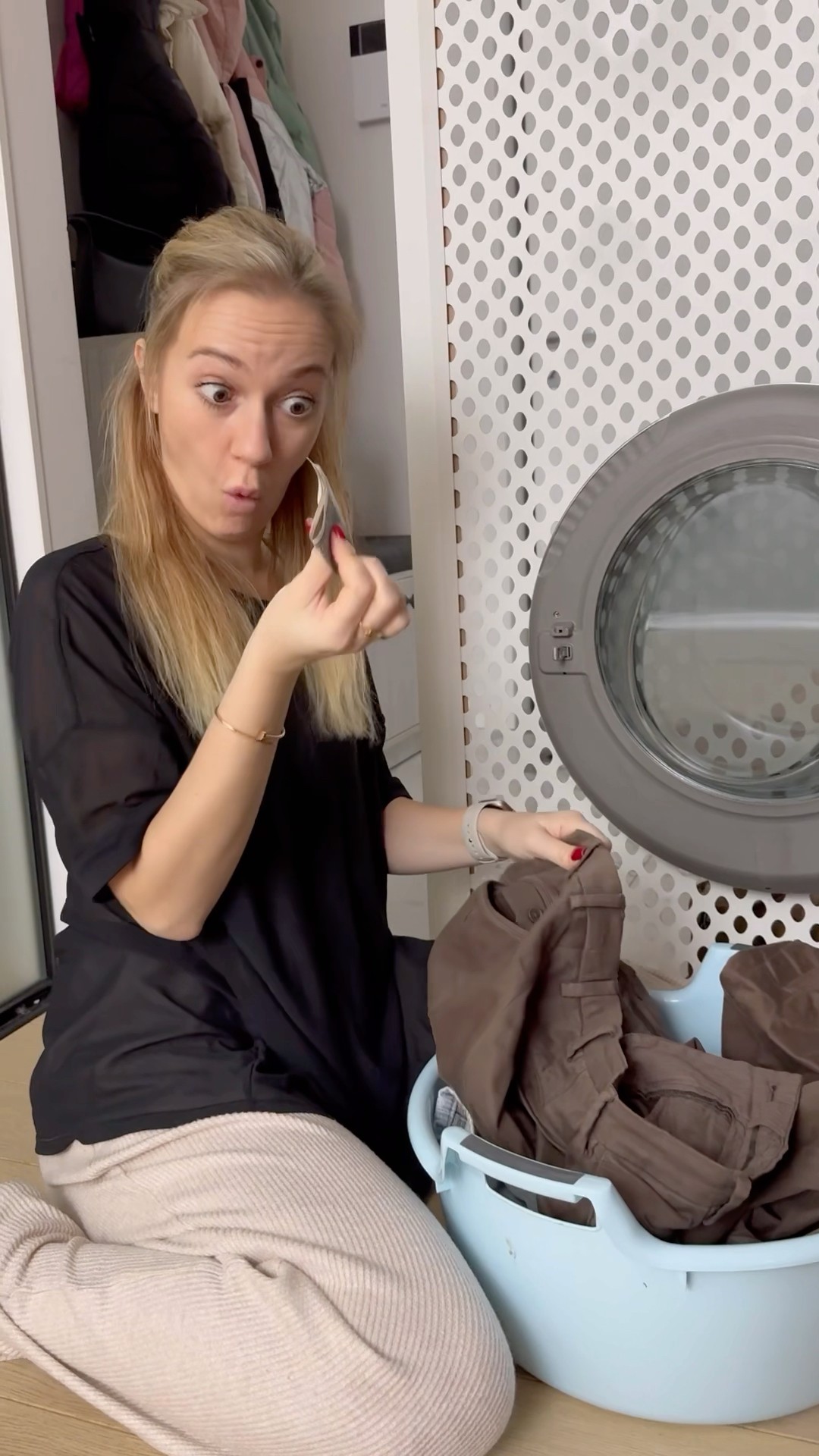 Did she imagine it?? #filaretiki #shorts
