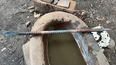 Blacksmithing - Making A Crowbar From A rusty Rebar