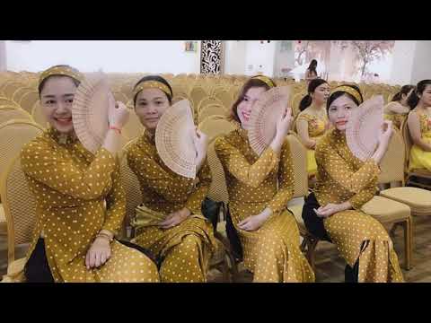 Áo dài bưng quả Nha Trang