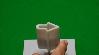 錯覚作品「右を向きたがる矢印」（明治大学MIMS・杉原厚吉作）