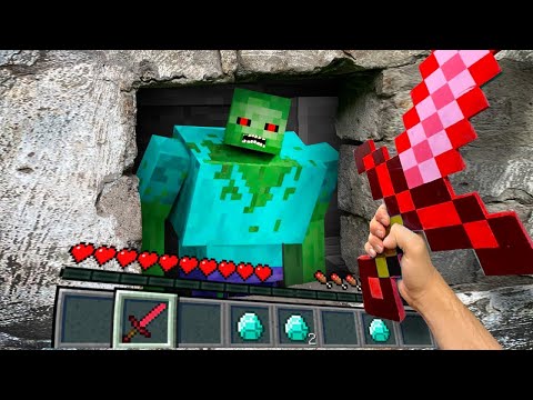 Видео: Minecraft RTX in Real Life ZOMBIE BATTLE in Realistic Minecraft RTX Real POV 創世神第一人稱真人版