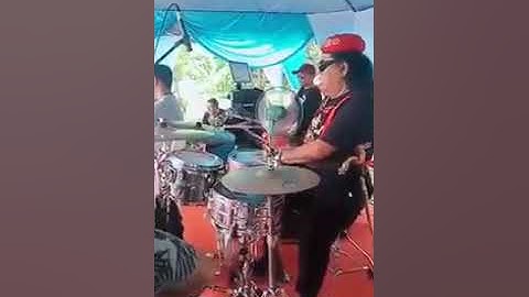 Ayahanda Rani Kulup - Bakat Sebenar Main Drum
