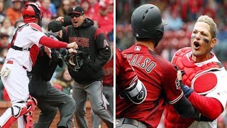 Yadier Molina - yadier molina leaves crackers for his brother, jose, at the plate