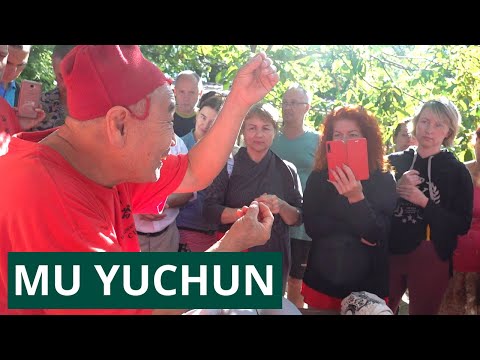 Video: Kana, Quinoa Ja Maguskartuli Pajaroog