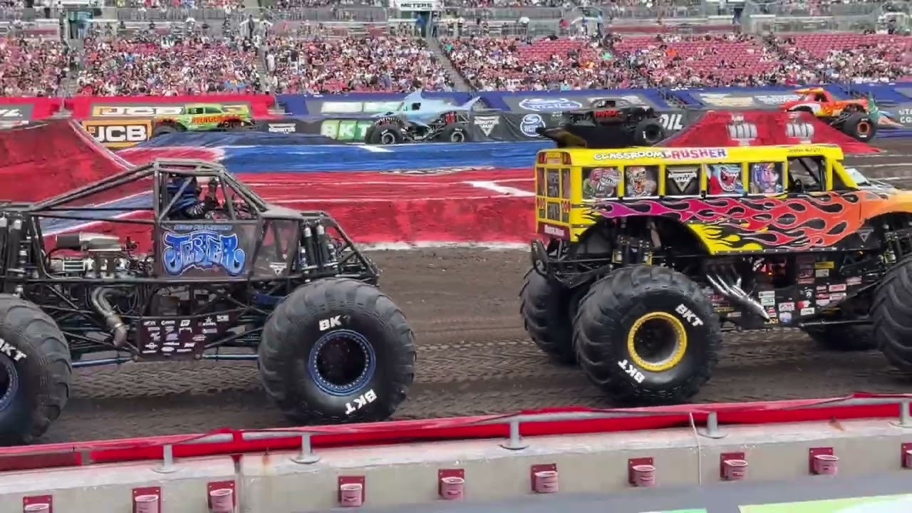 Monster Jam Tampa, FL 2026 | Highlights - Intros & Racing (Show 2)
