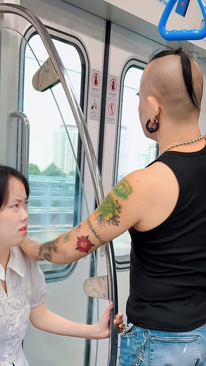 Download lagu An noticed danger at the metro 👀🚇