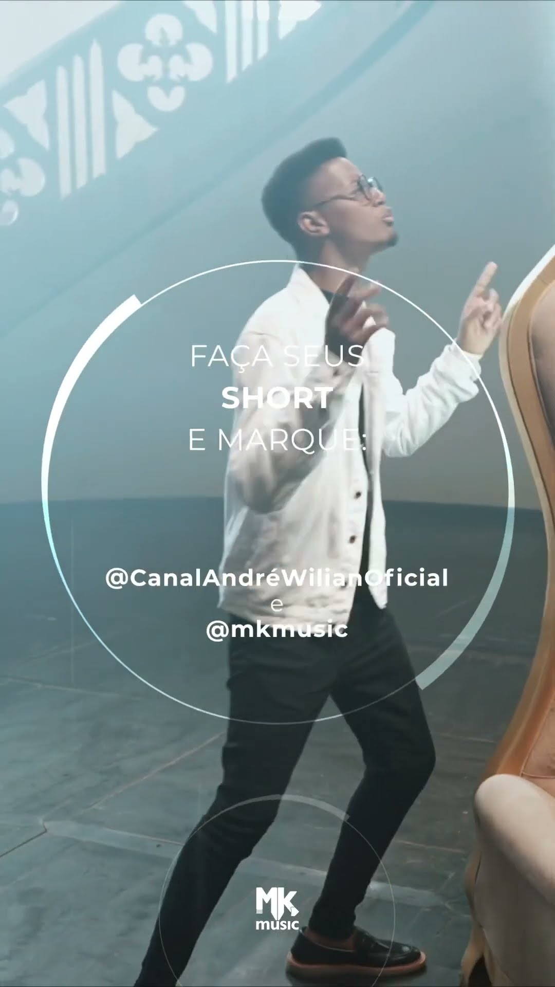 Em sua coxa está escrito: 'REI DOS REIS, SENHOR DOS SENHORES' #QuemÉEsseRei #AndréWilian #Clipe