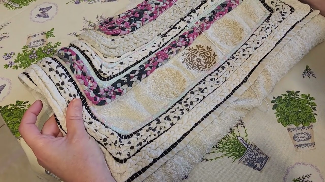 Утилизация старой одежды//Коврик полоски и косички с эффектом 3D #рукоделие#handmade#шитьеруками