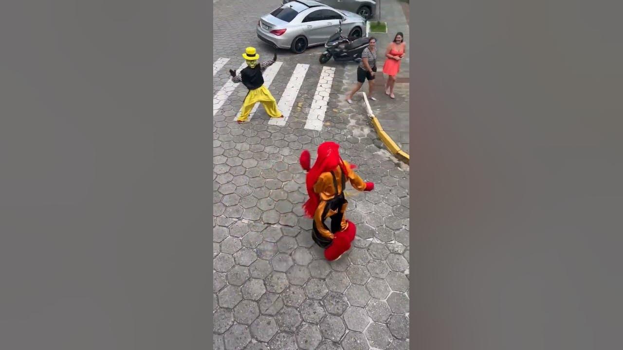 Com Homem-Aranha, Chaves e Fofão, Carreta da Alegria agita ruas de