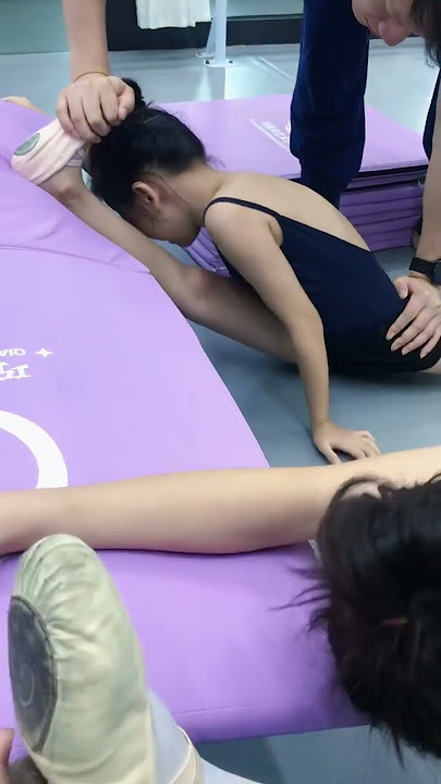 little girl leg stretching #painful #training #youtubeshorts #flexibility