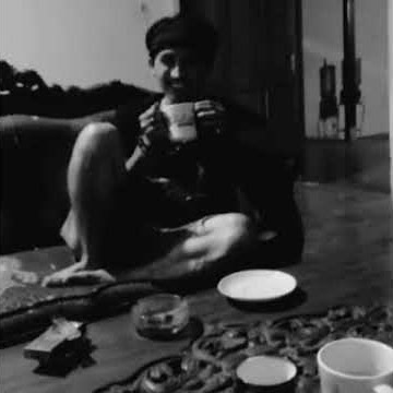 Story wa santuy,,,nyruput wedang jahe