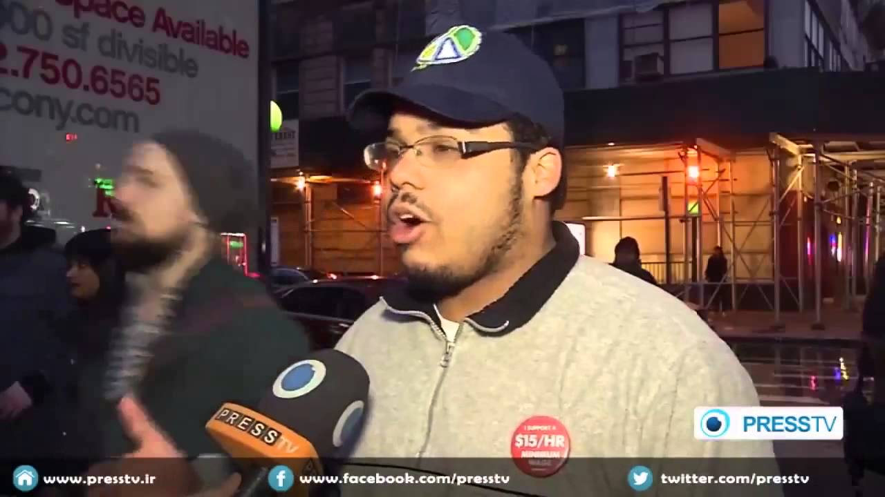 American fast food workers demand higher wages