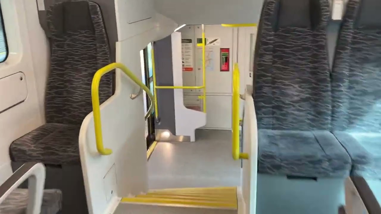 This is a walk-through a 10 car Mariyung train at central a 10 car Mariyung D set intercity  Sydney￼