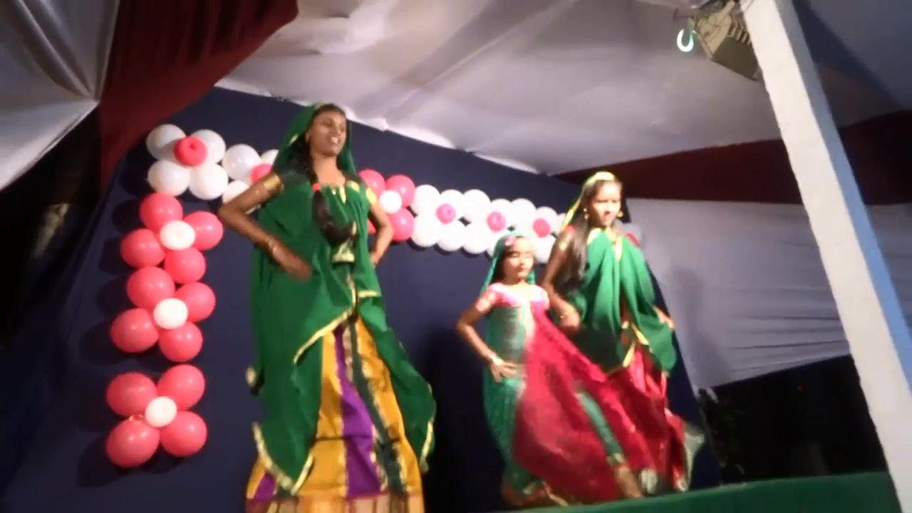 Maa nanna intiki nenu vellali dance by Munni Mythri and Manjula