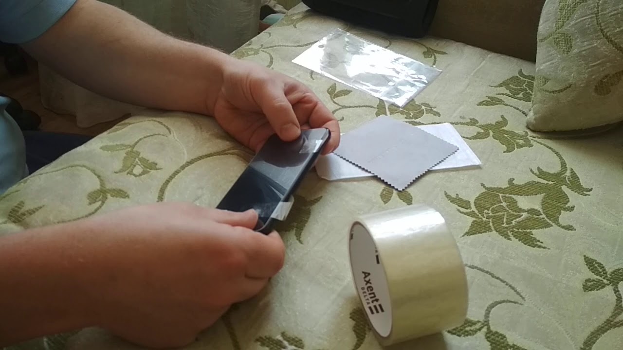 Установка защитного стекла на телефон - YouTube