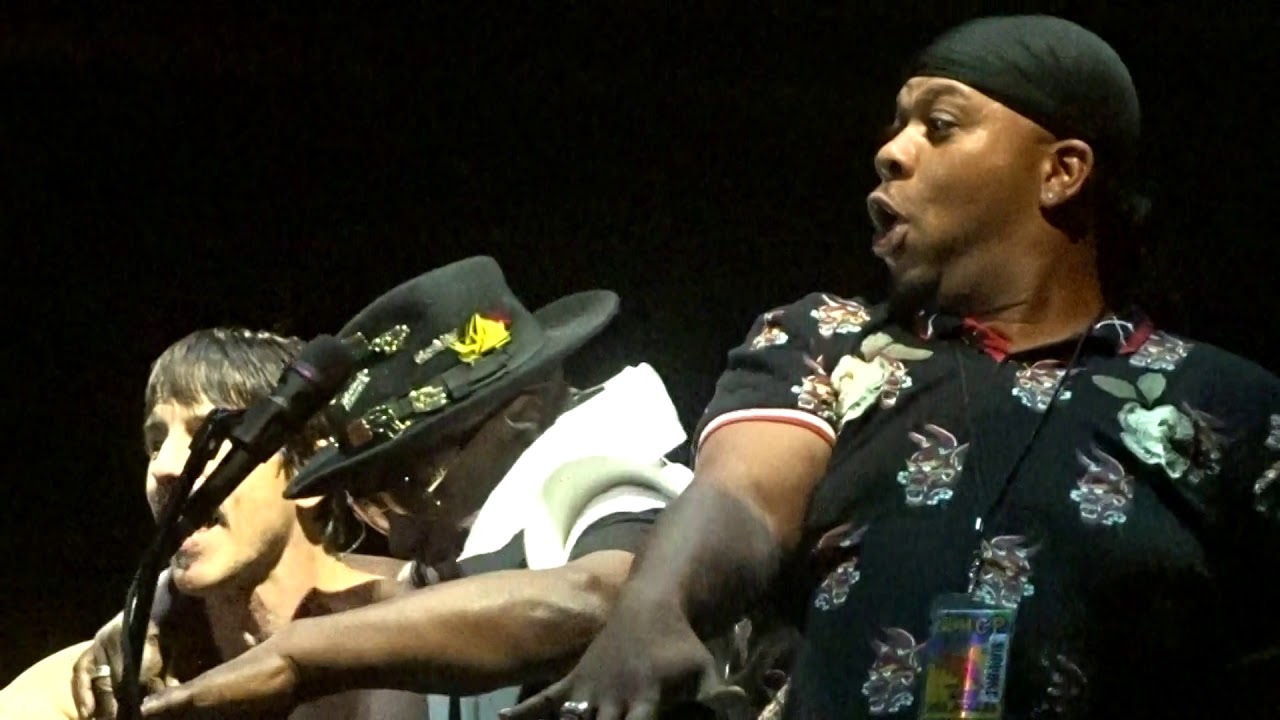 Red Hot Chili Peppers Give It Away (Live HBF Park in Perth Australia, 5th March 2019) YouTube Red Hot Chili Peppers Give It Away (Live HBF Park in Perth Australia, 5th March 2019) YouTube