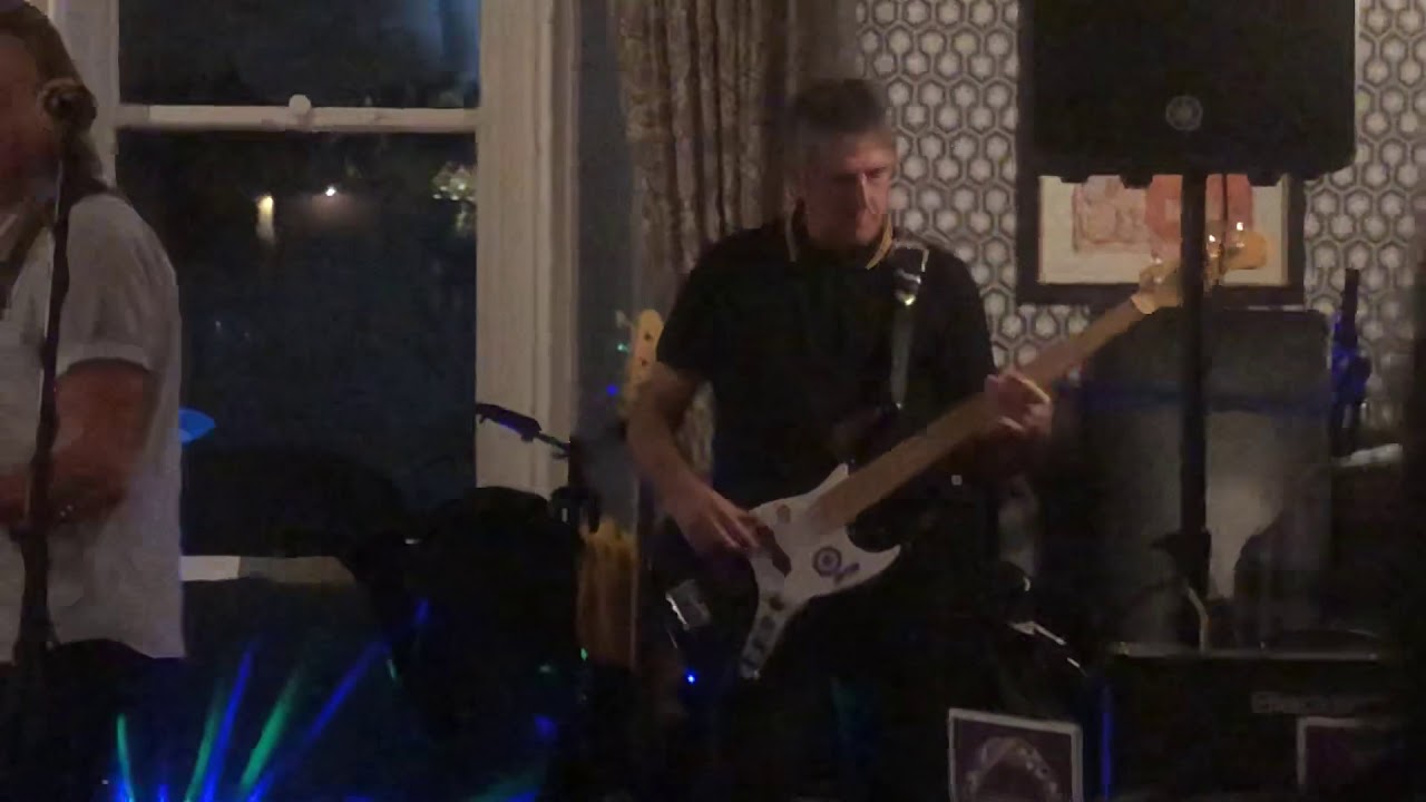 Sweet child of mine live at the Joshua Bradly - YouTube