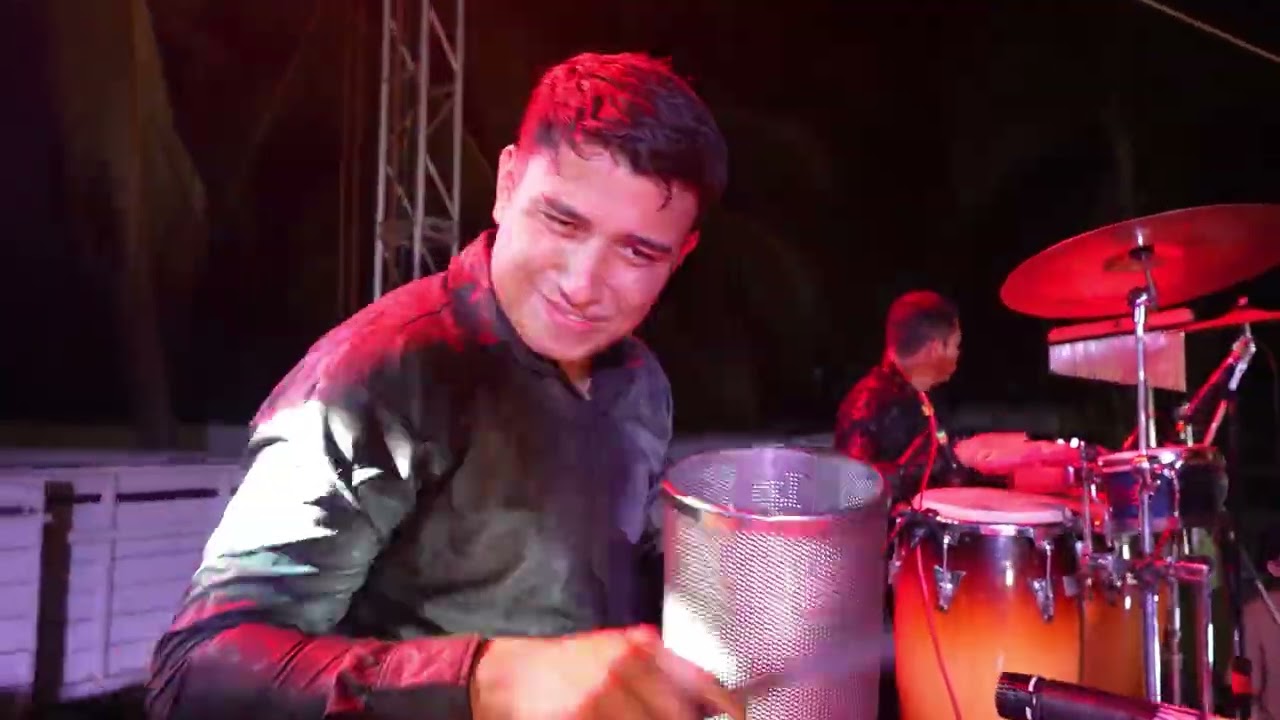 El Taca taca ta, Rikititiki, Las Cabronas, Flor de Piña · Super Maquina Musical