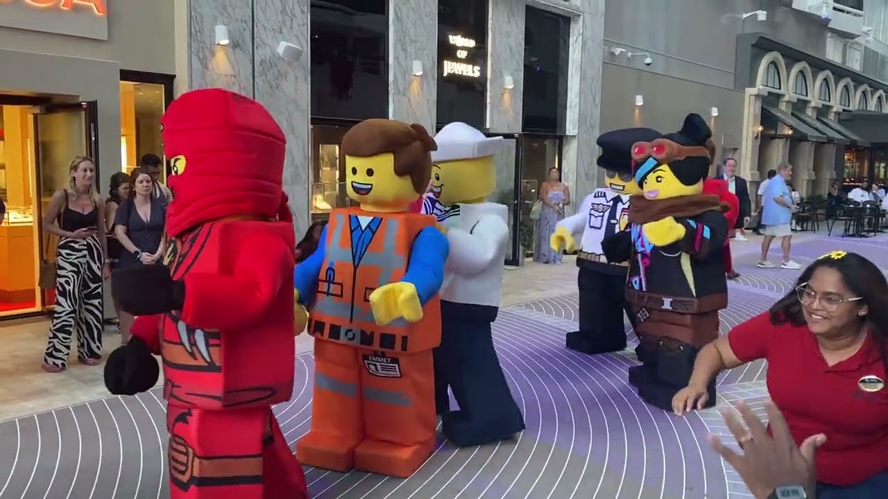 Lego Parade (2) MSC World America