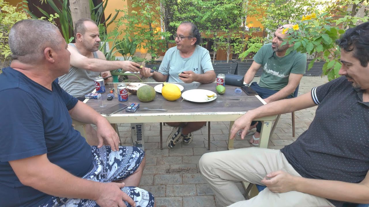 Ne Bulduysak Öğüresiye Kadar Yiyoruz #yemek #meyve #siemreap