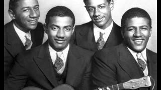 Video thumbnail of "The Mills Brothers - Autumn Leaves 1959"