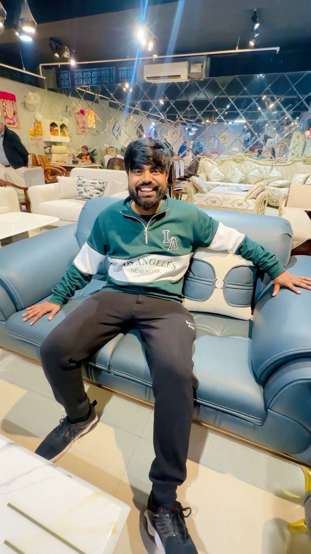 Btao kon sa sofa le hum ? ? #dushyantkukreja #shorts