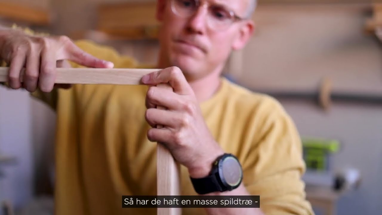 Daniel Rye printer sine værker på sin Canon Pro 4100