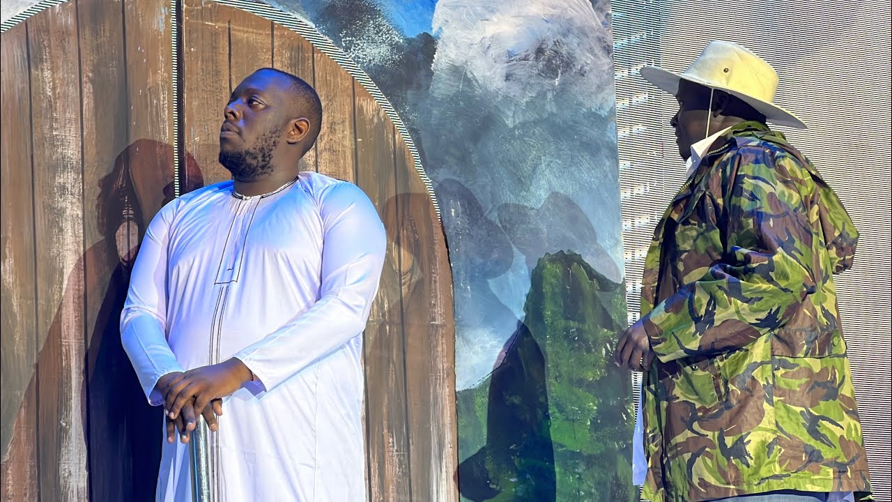 Day 2, Kasuku live abadde gobye H.E Museveni mugulu ku concert ya Pastor Wilson Bugembe ku serena 