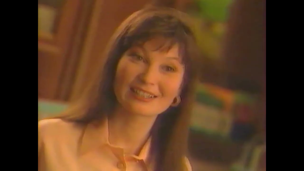 Ariel 1998 (RUS) 'Пятна от косметики и губной помады' *Better Quality*