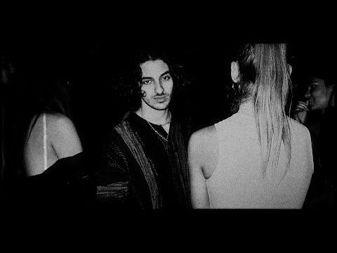 KEAN FARRAR - WINDOWSHOPPING
