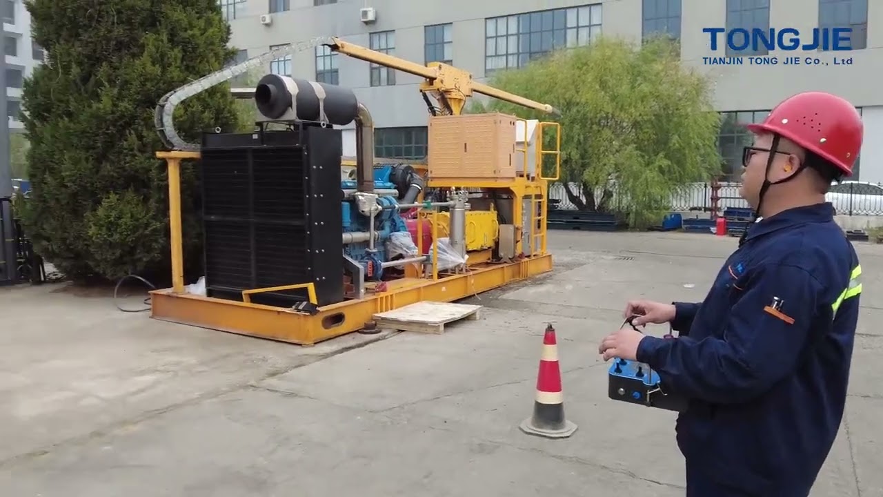 Wall climbing robot for shiphull cleaning