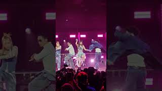 Ca Sĩ Han Sara Trình Diễn Quá Chất Tại Mini Concert Unfrozen